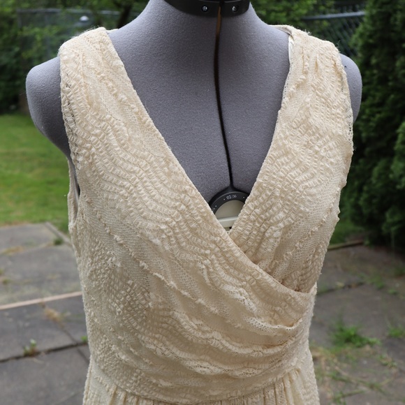 Donna Ricco Lacy Maxi Dress - Picture 2 of 4